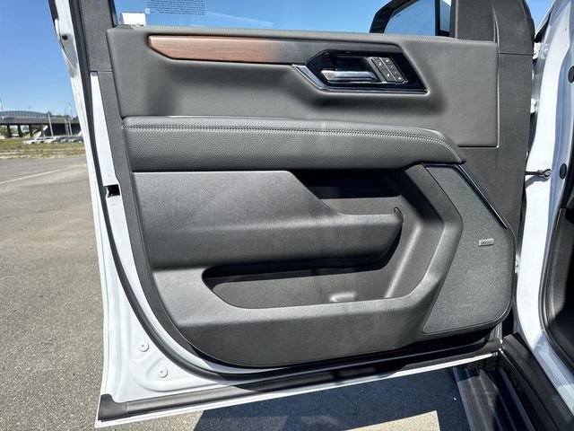 New 2026 GMC Yukon XL Denali w/ Denali Reserve Package image 18