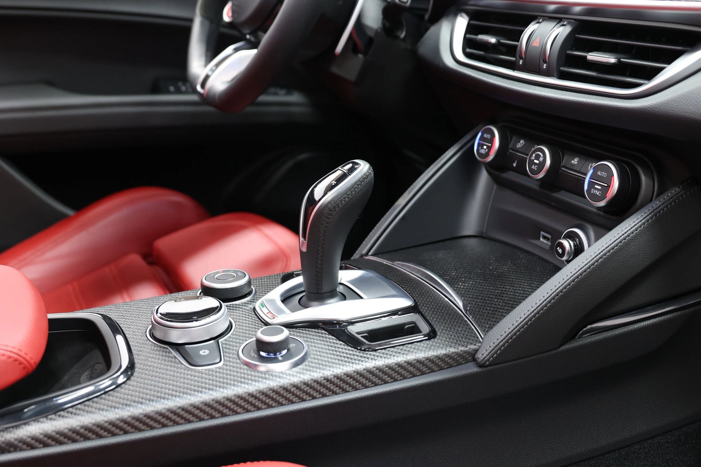 Used 2024 Alfa Romeo Stelvio Quadrifoglio image 85