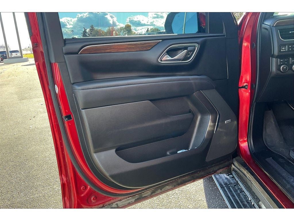 Used 2024 Chevrolet Tahoe High Country w/ Advanced Technology Package AWD/4WD image 25