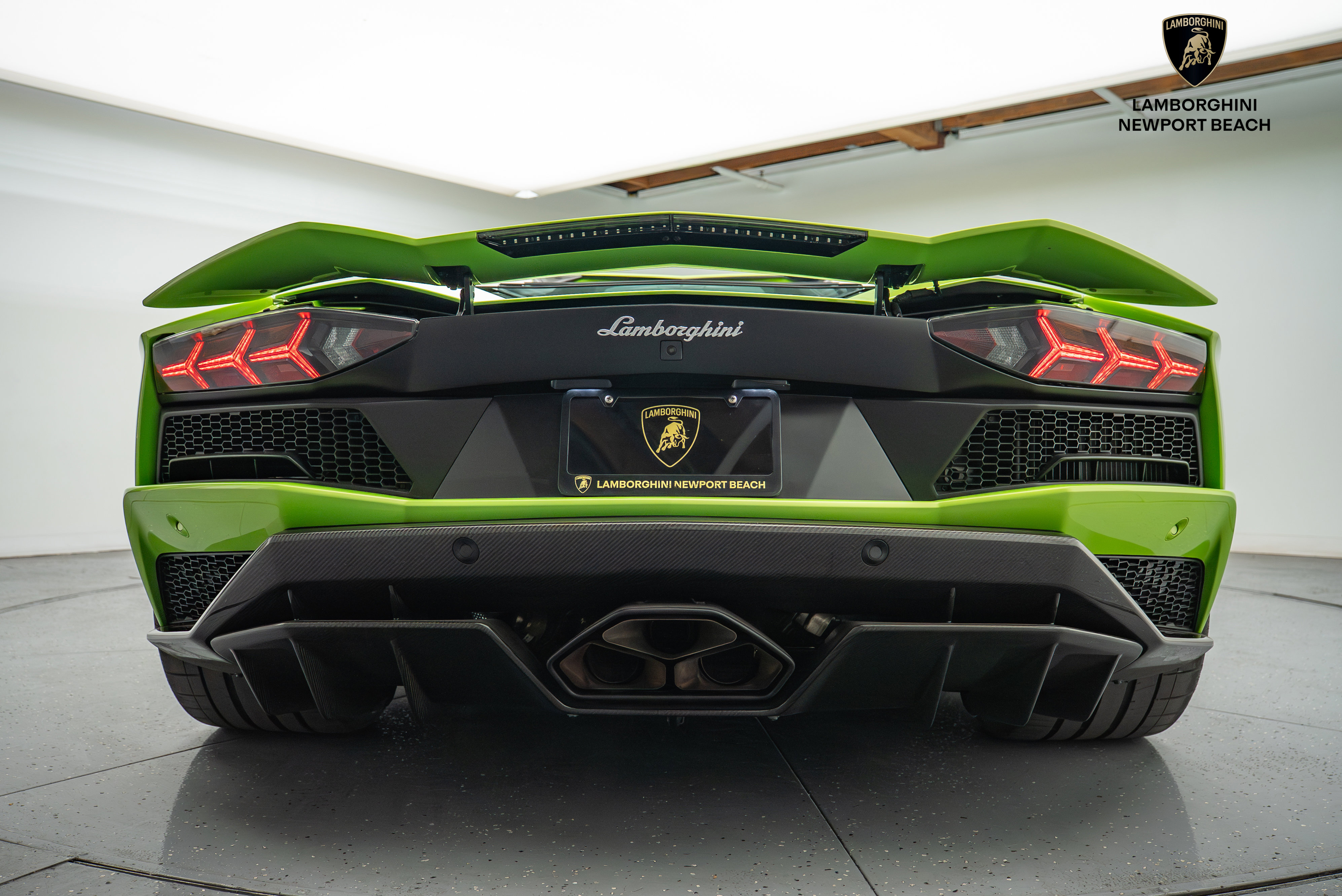 Used 2018 Lamborghini Aventador S image 22