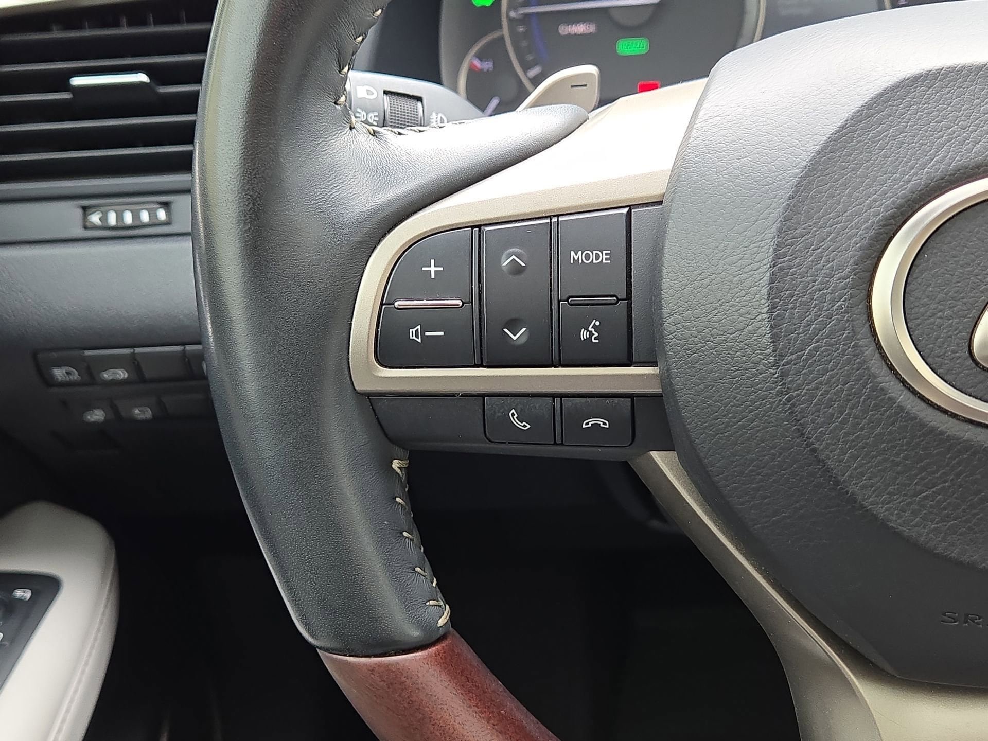 Used 2022 Lexus RX 450h AWD w/ Premium Package image 21