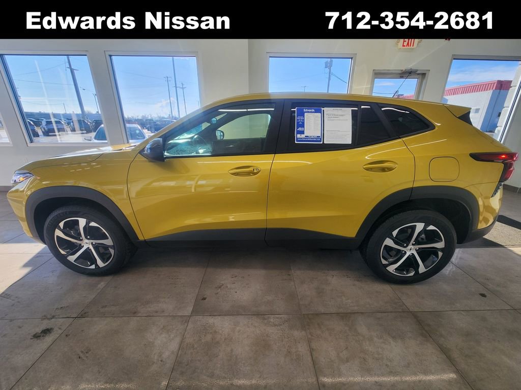 Used 2024 Chevrolet Trax RS w/ Driver Confidence Package image 6