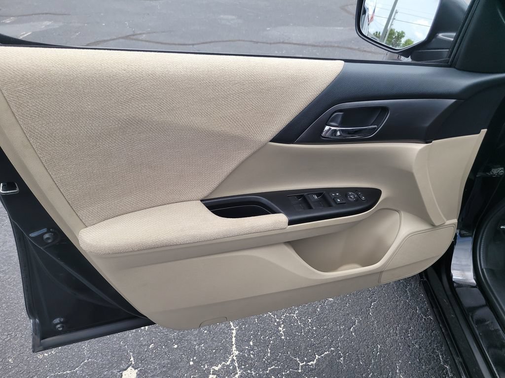 Used 2013 Honda Accord LX image 11