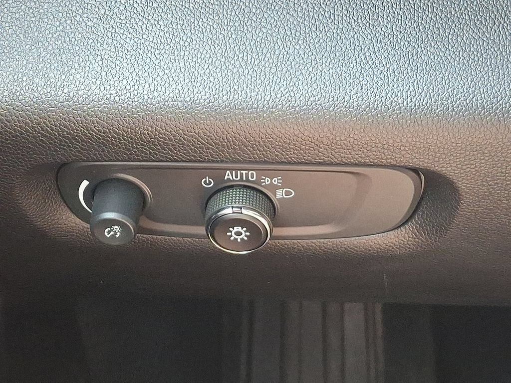 Certified 2023 Chevrolet Traverse LS FWD image 23