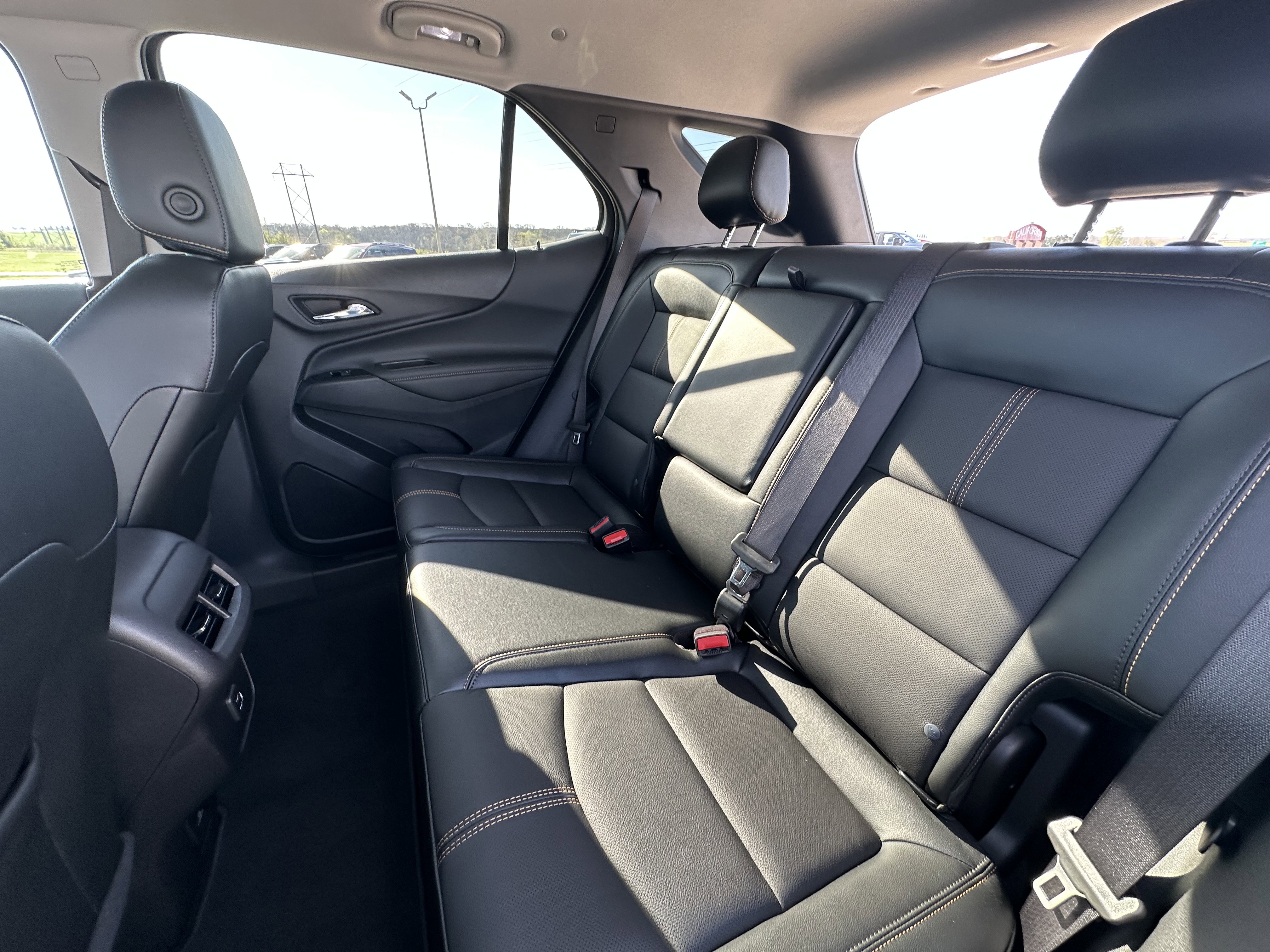 Used 2024 Chevrolet Equinox Premier AWD/4WD image 22