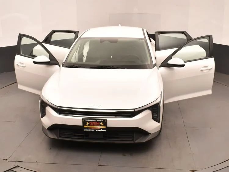 Used 2025 Kia K4 FWD image 10