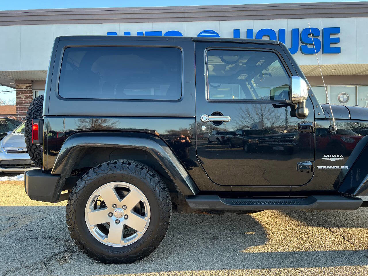 Used 2011 Jeep Wrangler Sahara image 30