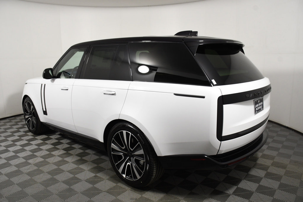 Used 2026 Land Rover Range Rover SE AWD/4WD image 3