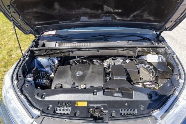 Used 2018 Toyota Highlander LE AWD/4WD image 21