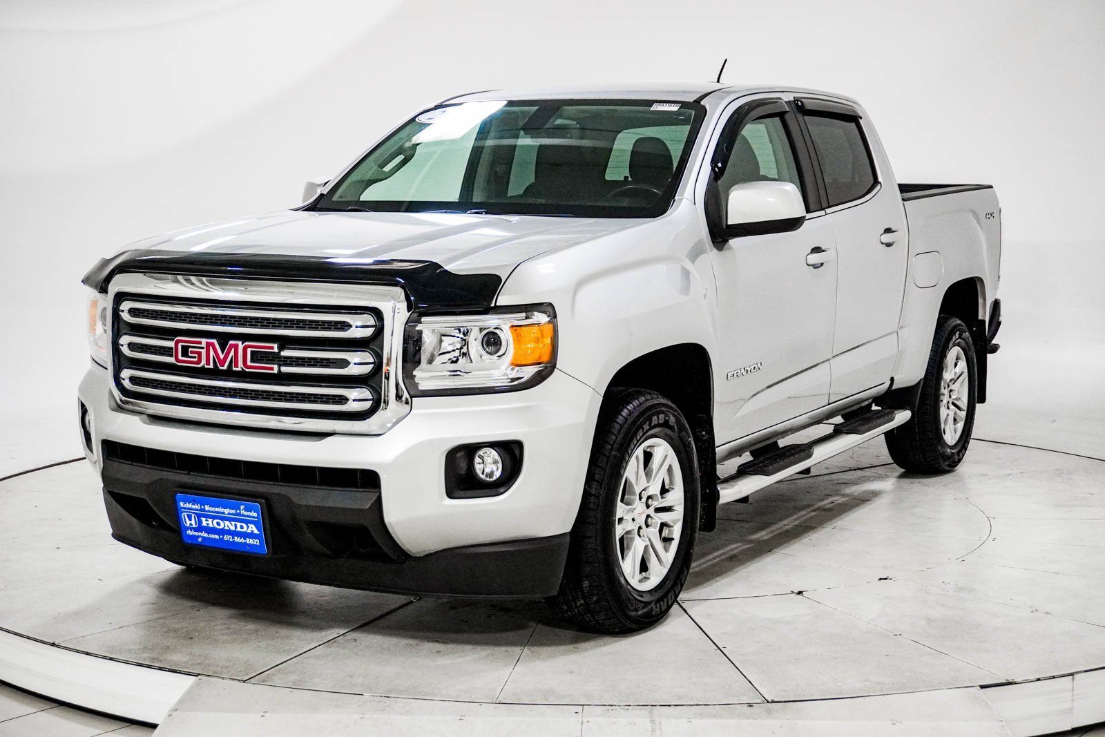 Used 2019 GMC Canyon SLE image 2