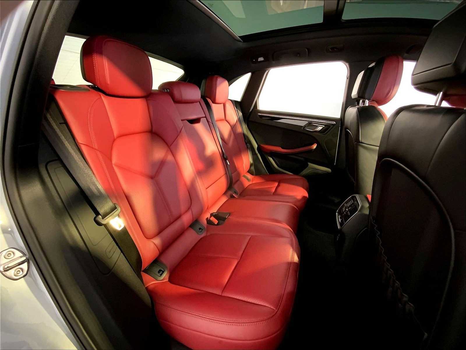 Certified 2023 Porsche Macan image 23