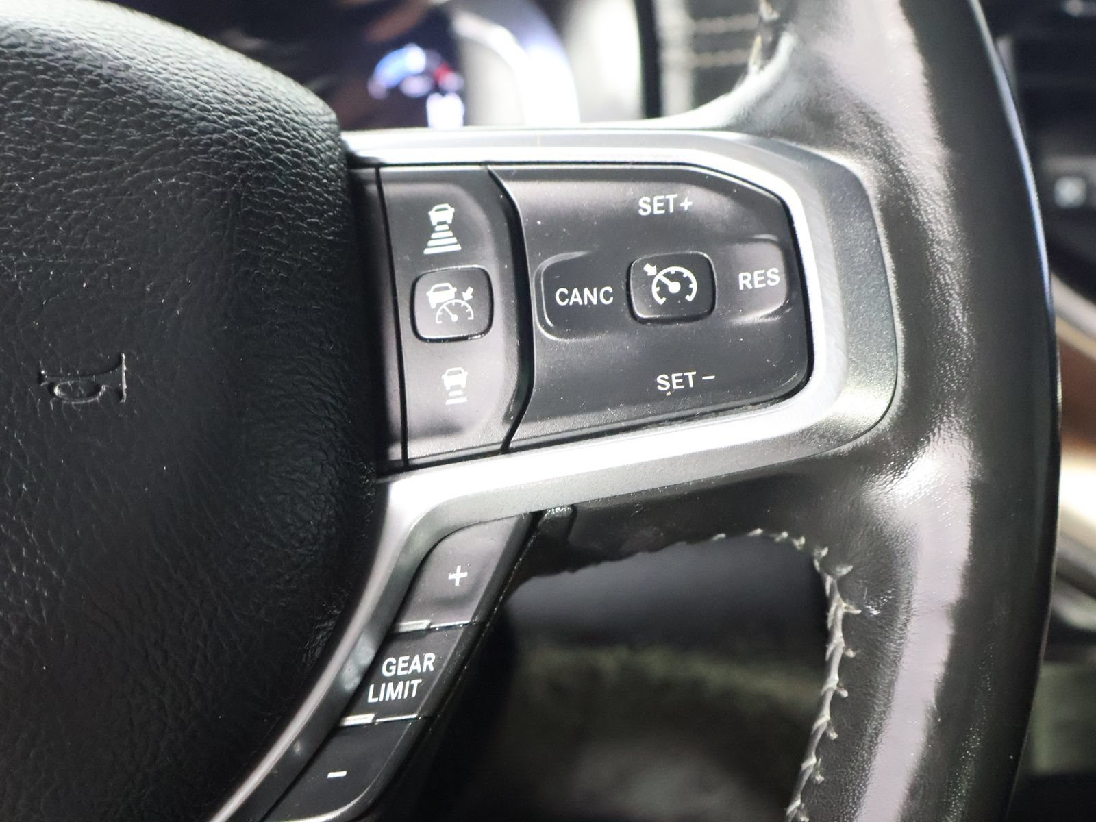 Used 2024 RAM 2500 Laramie w/ Safety Group AWD/4WD image 36