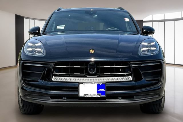 Used 2026 Porsche Macan AWD/4WD image 2