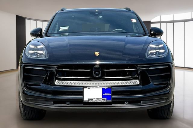 Used 2026 Porsche Macan image 2