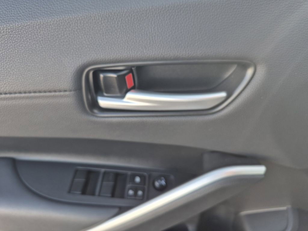 Used 2024 Toyota Corolla Cross XLE w/ Convenience Package image 8