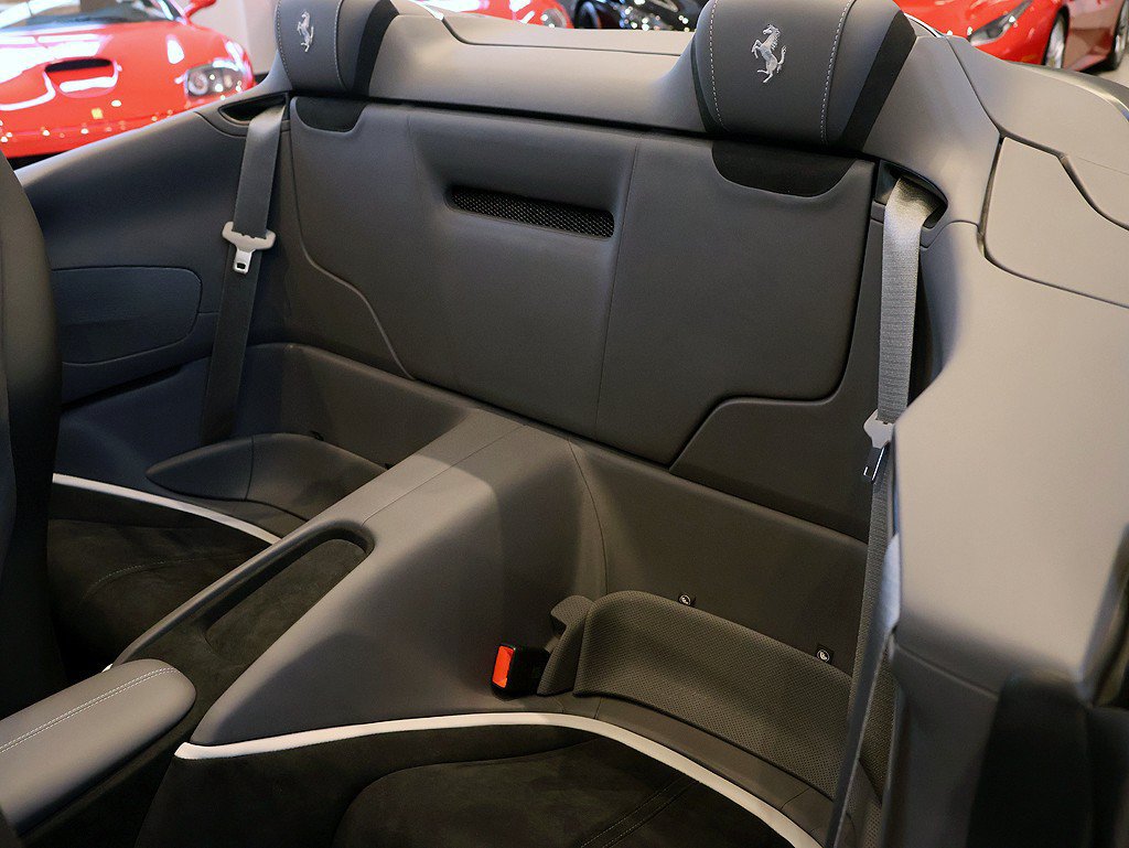 Certified 2026 Ferrari Roma Spider RWD image 63