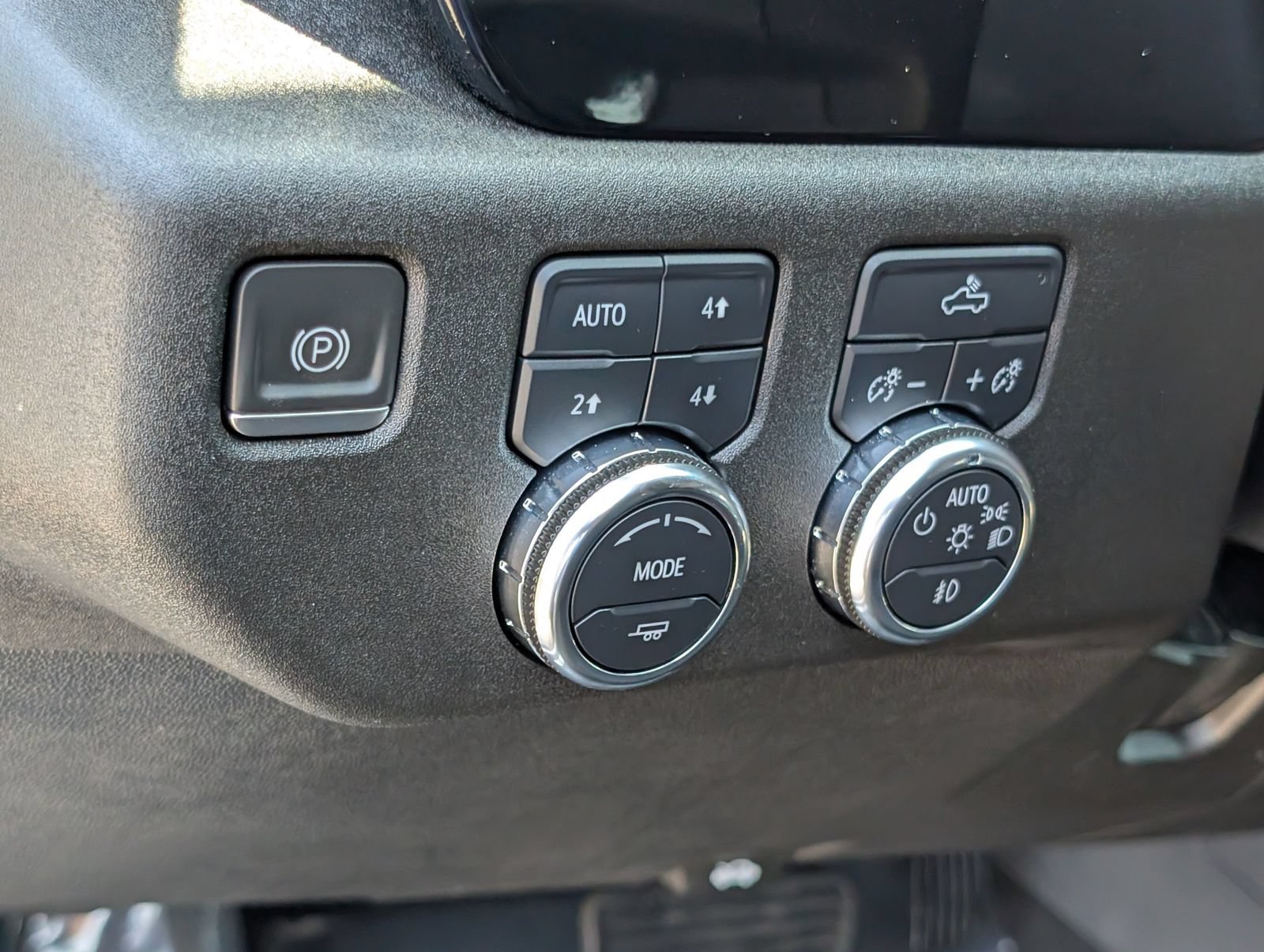 Used 2024 GMC Sierra 1500 Elevation w/ X31 Off-Road Package AWD/4WD image 22