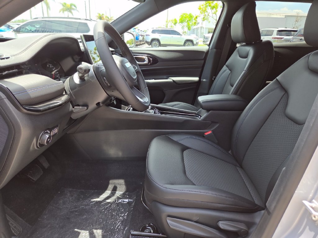New 2026 Jeep Compass Latitude AWD/4WD image 27