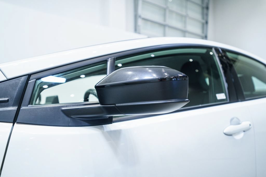 Used 2025 Toyota Prius XLE FWD image 12