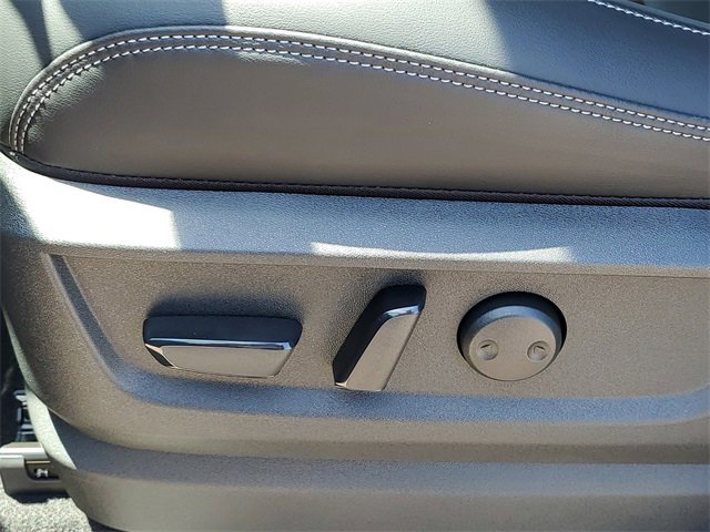 New 2025 Nissan Armada SL w/ Captain's Chari Seat Package image 6