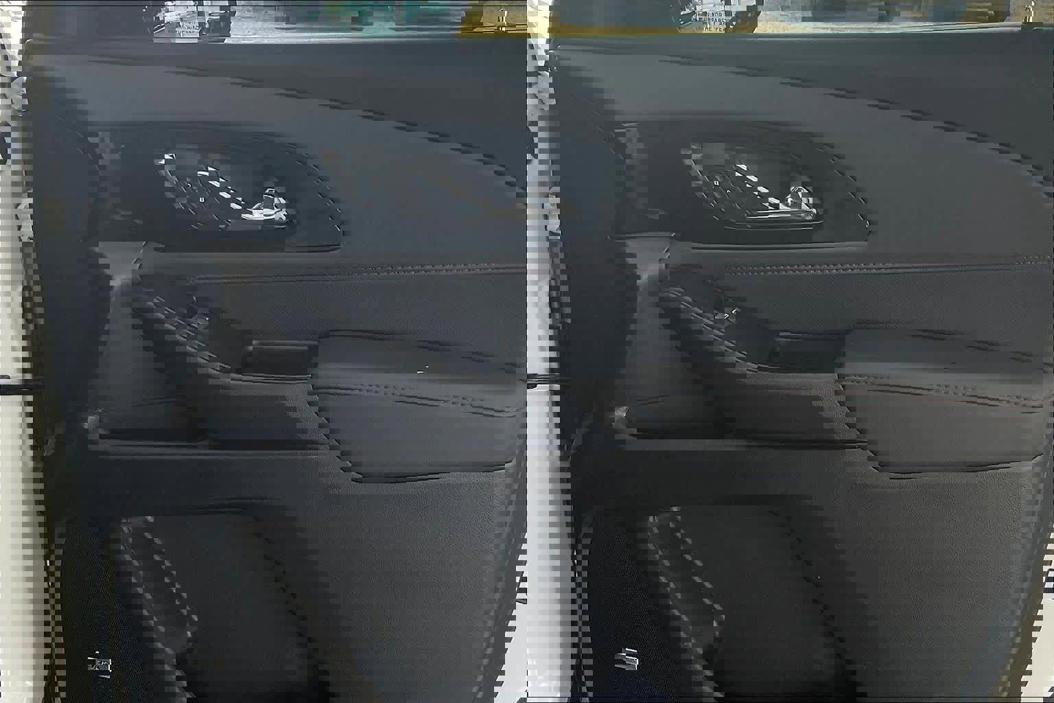 Used 2023 Chevrolet Traverse RS image 23