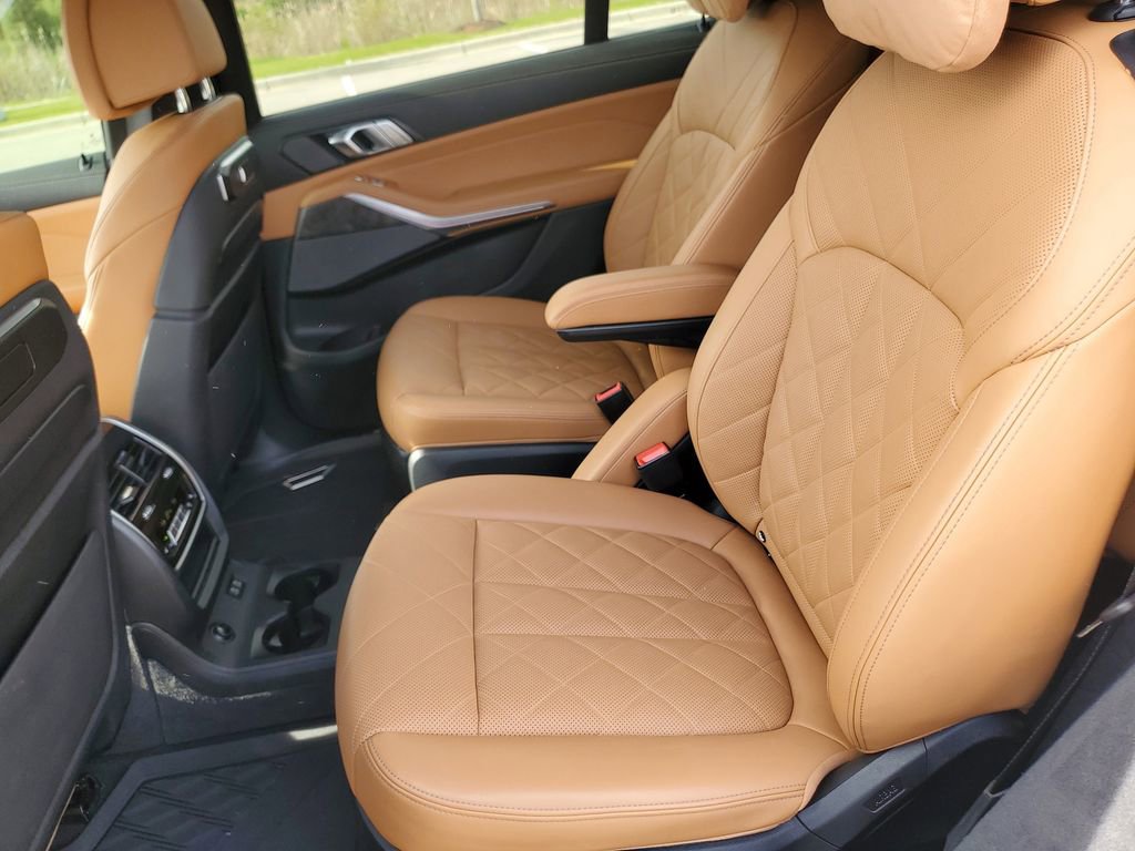 Used 2024 BMW X7 xDrive40i w/ Executive Package AWD/4WD image 31