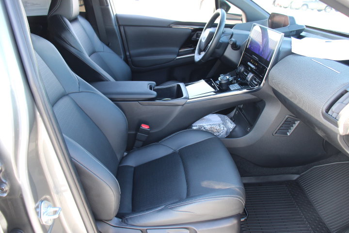 Used 2023 Toyota bZ4X Limited image 19