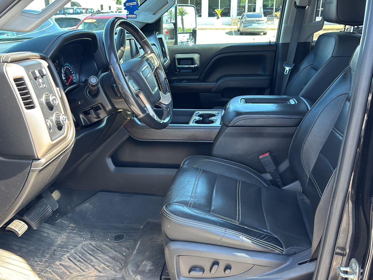Used 2019 GMC Sierra 2500 Denali w/ Duramax Plus Package AWD/4WD image 13