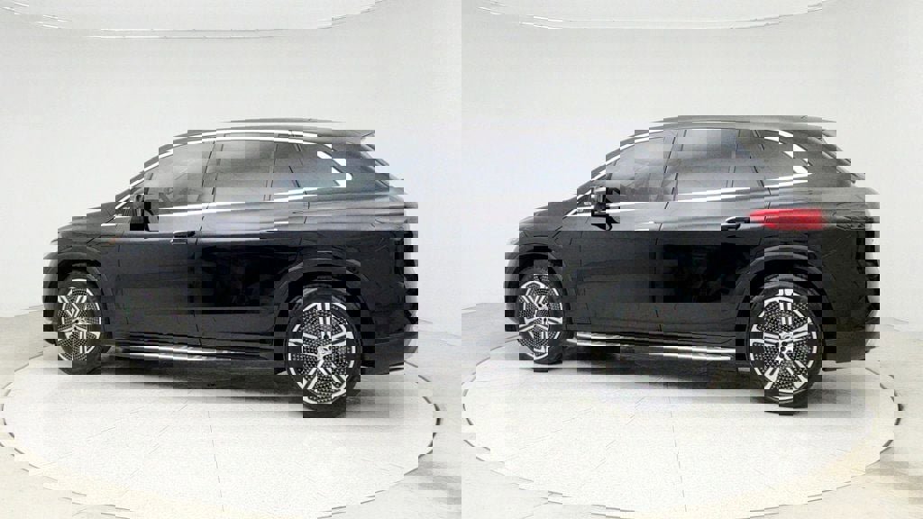 Used 2023 Mercedes-Benz EQS 450+ 4MATIC SUV image 7