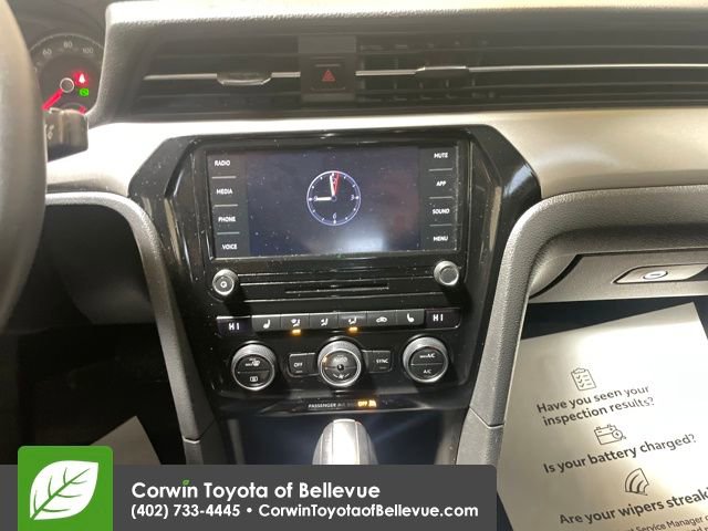 Used 2022 Volkswagen Passat 2.0T SE image 12