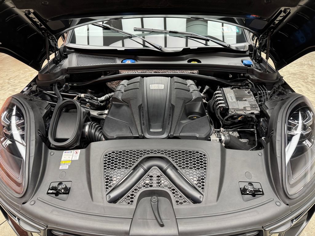 Used 2022 Porsche Macan S image 31