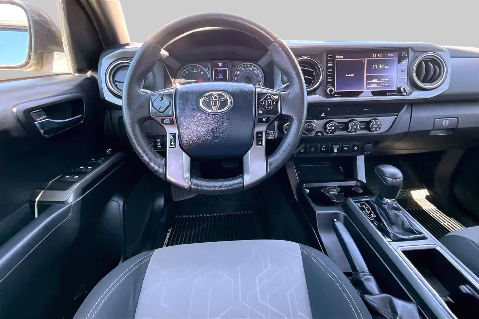 Used 2020 Toyota Tacoma TRD Sport w/ Technology Package AWD/4WD image 6