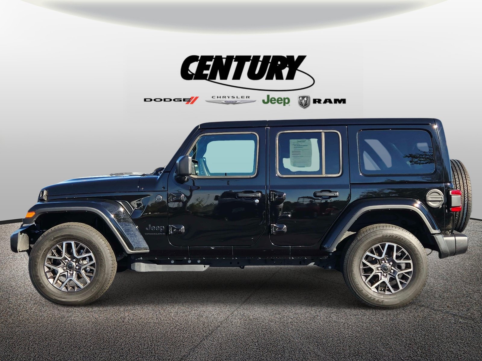 Used 2026 Jeep Wrangler Unlimited Sahara AWD/4WD image 7