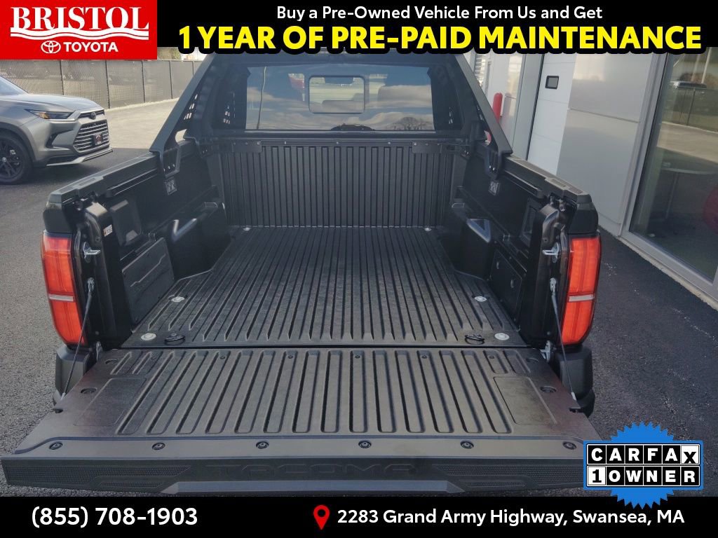 Used 2025 Toyota Tacoma Trailhunter AWD/4WD image 36