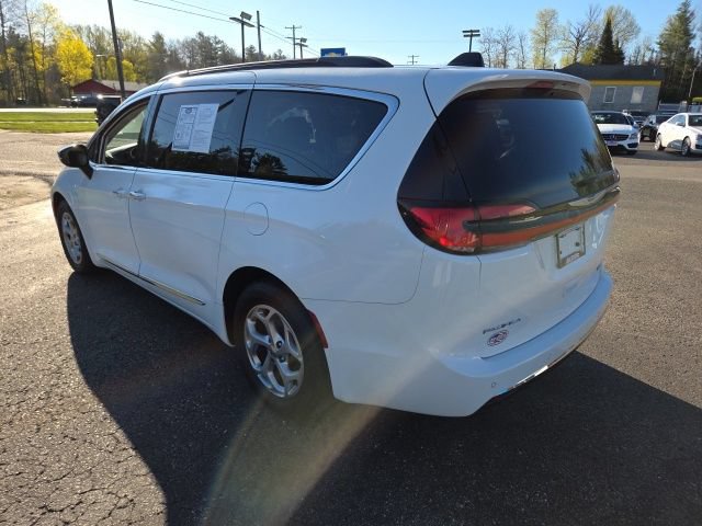 Used 2023 Chrysler Pacifica Limited FWD image 26