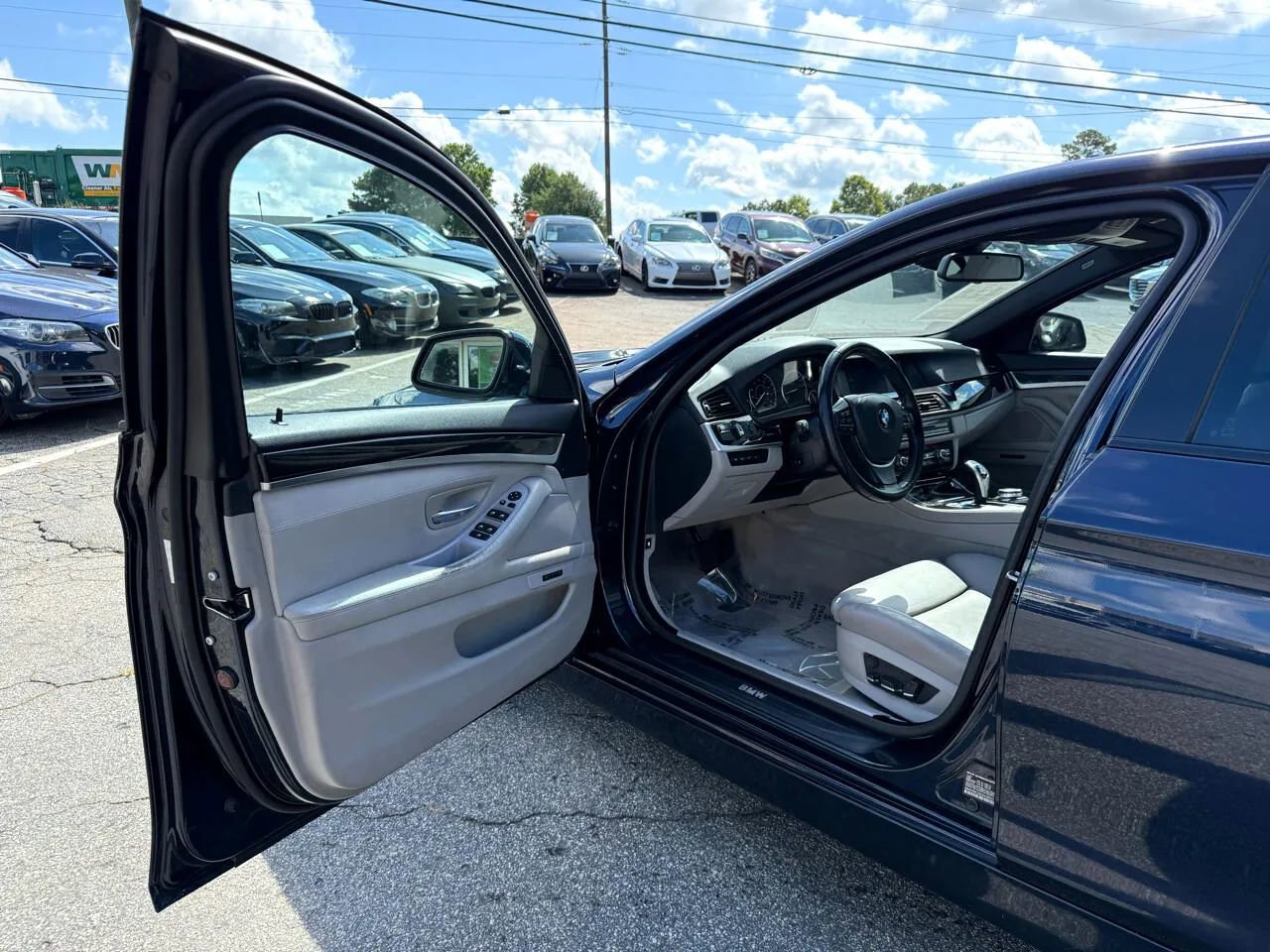 Used 2012 BMW 550i Sedan image 10