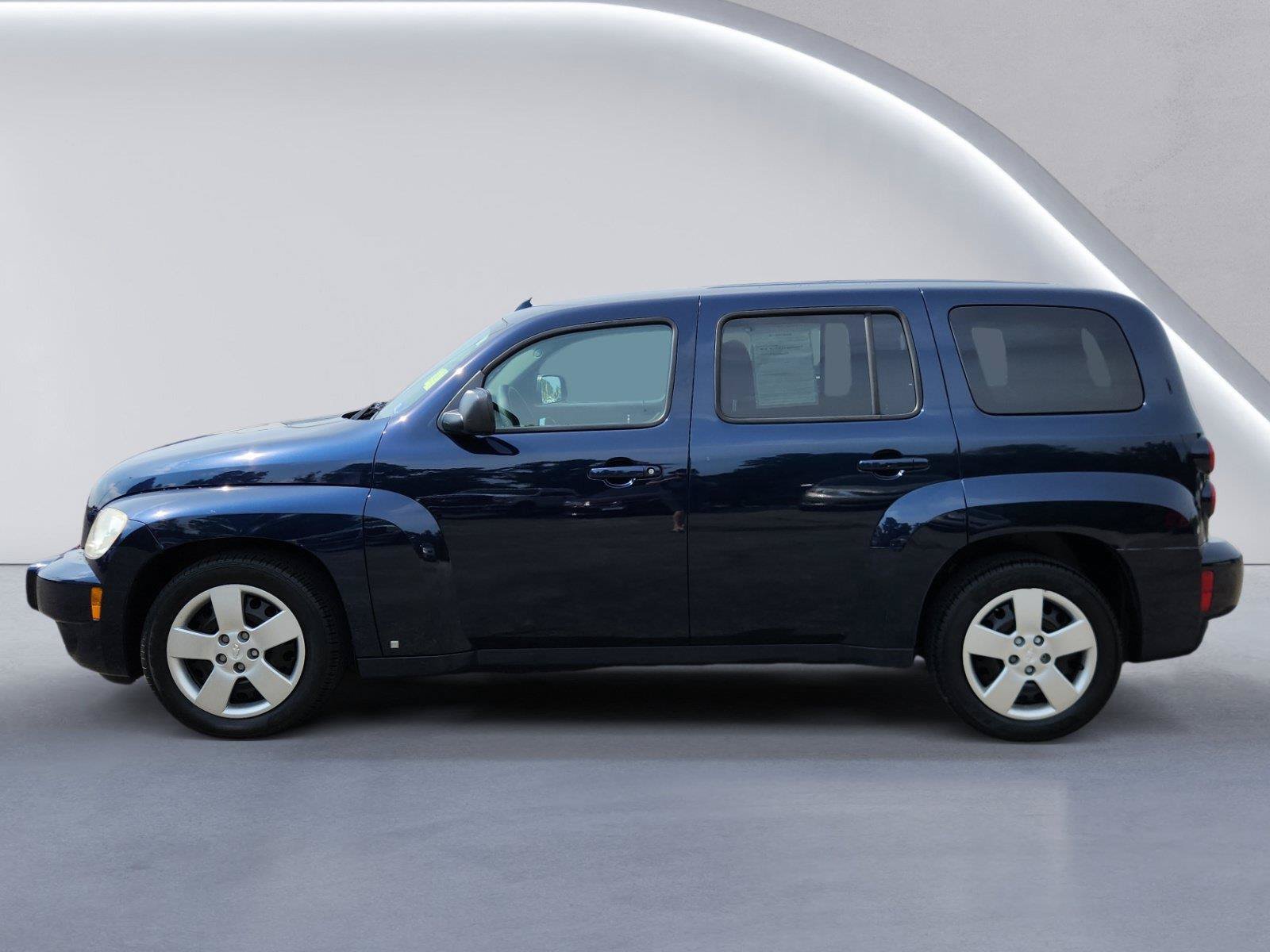 Used 2010 Chevrolet HHR LS FWD image 6