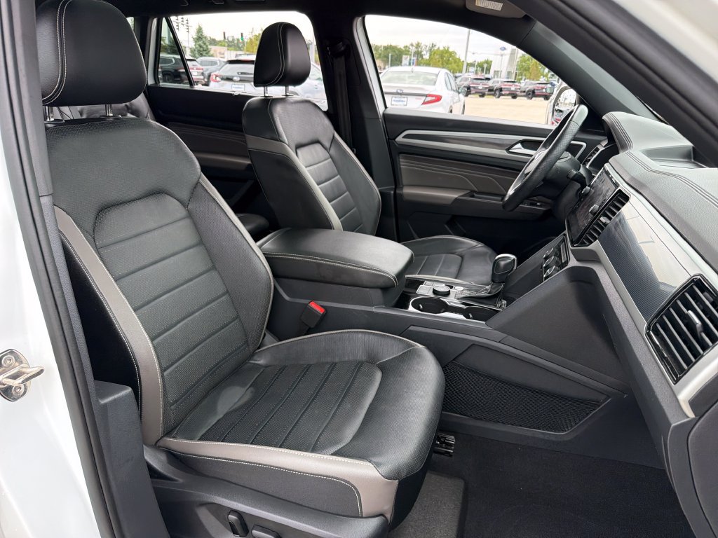 Certified 2023 Volkswagen Atlas Cross Sport SEL Premium R-Line AWD/4WD image 28