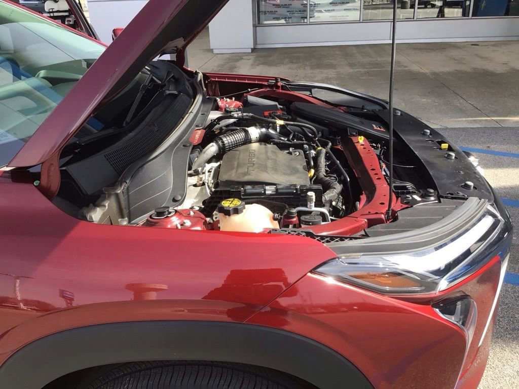 Used 2024 Chevrolet Trax LT w/ Driver Confidence Package image 28