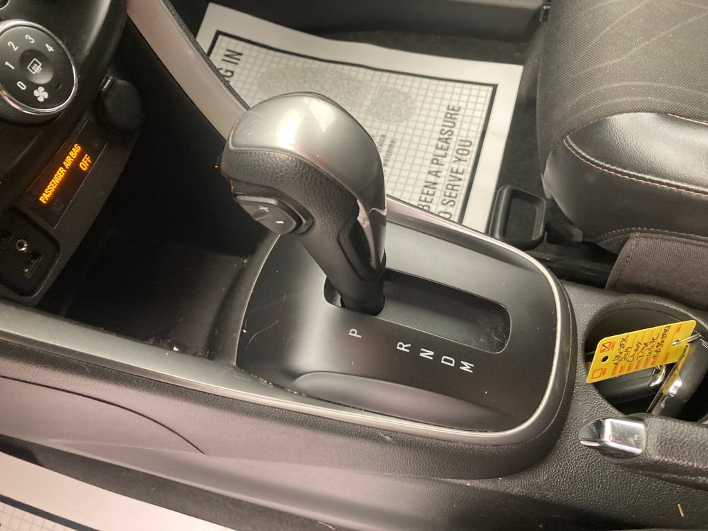 Used 2019 Chevrolet Trax LT w/ LT Convenience Package AWD/4WD image 27