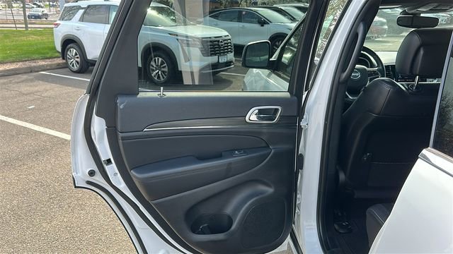 Used 2022 Jeep Grand Cherokee Limited AWD/4WD image 21
