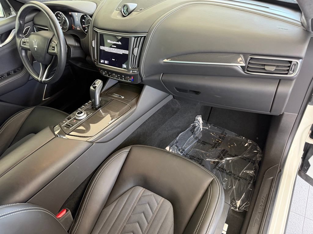 Certified 2022 Maserati Levante GT AWD/4WD image 17