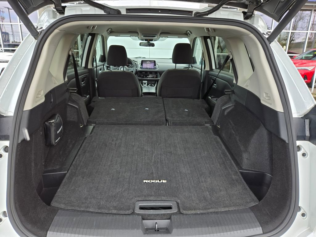 Used 2024 Nissan Rogue SV image 25