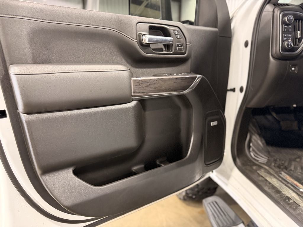 Used 2020 Chevrolet Silverado 2500 LTZ w/ LTZ Premium Package image 19