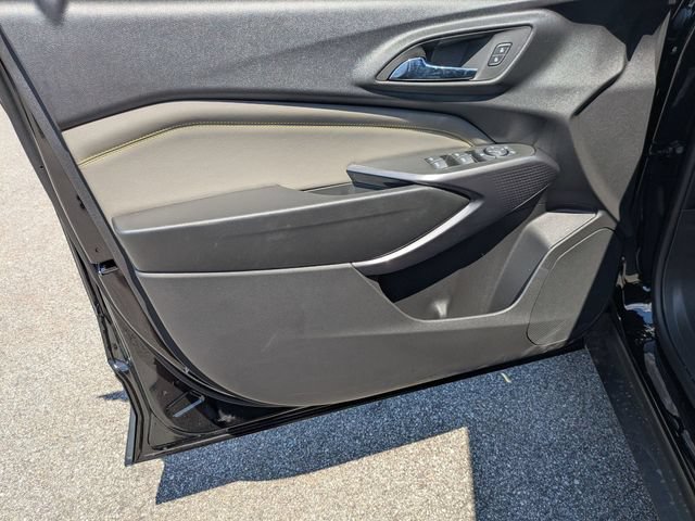 New 2026 Chevrolet Trax ACTIV w/ Sunroof Package FWD image 8