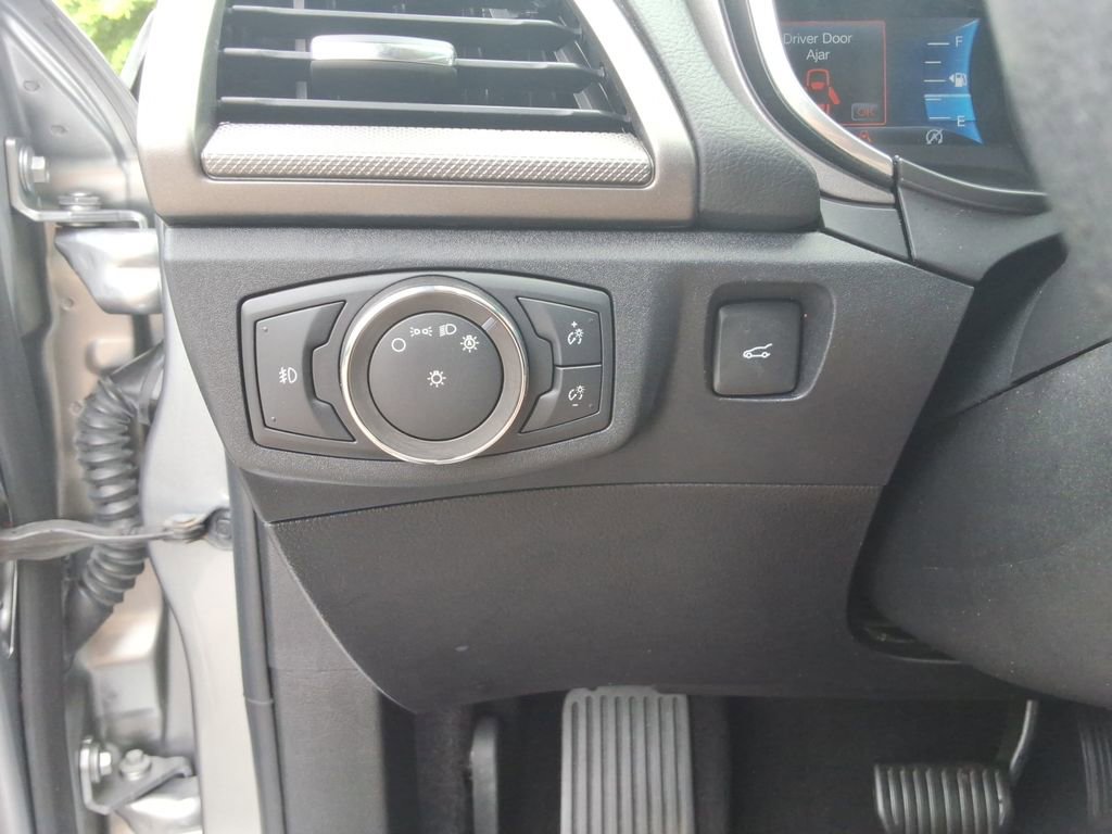 Used 2020 Ford Fusion SE w/ Equipment Group 151A FWD image 36