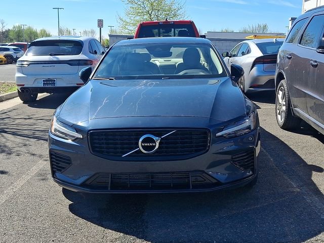 Used 2022 Volvo S60 T8 R-Design Expression w/ Premium Package image 3