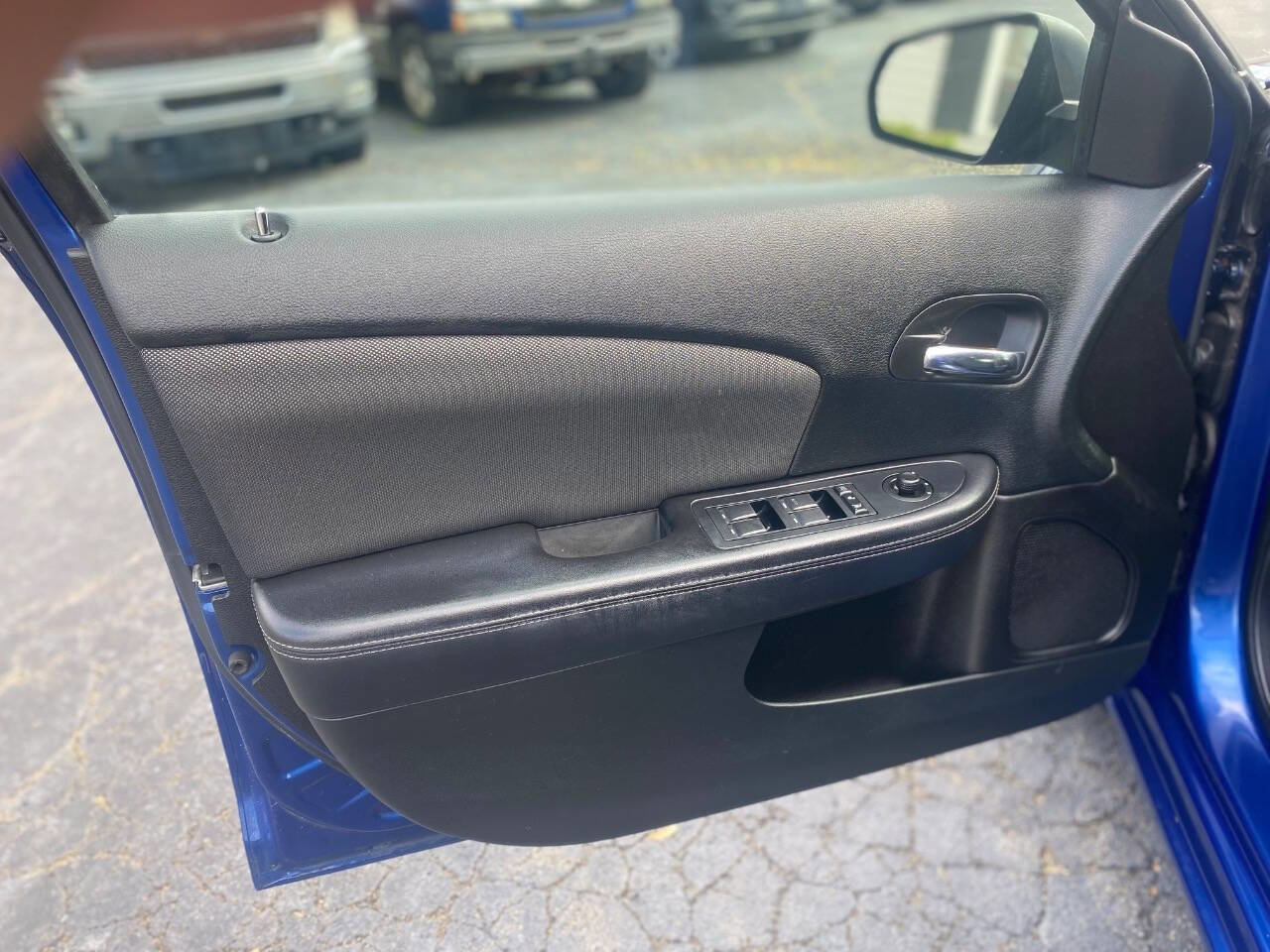 Used 2013 Dodge Avenger SE FWD image 12