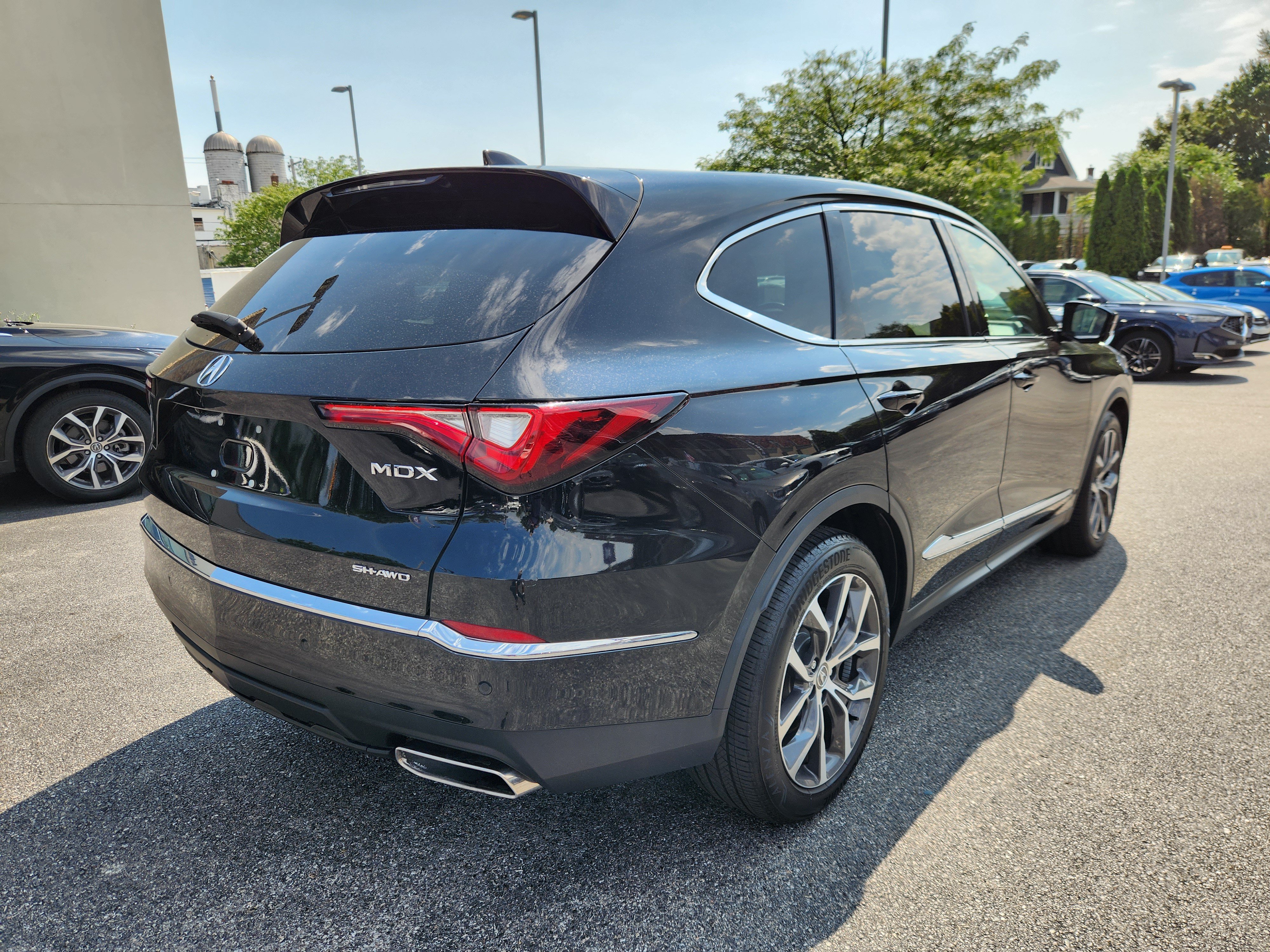 Certified 2024 Acura MDX w/ Technology Package AWD/4WD image 4