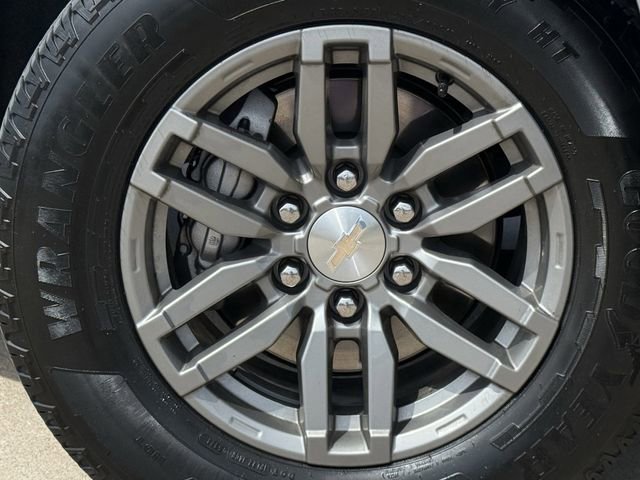 Used 2024 Chevrolet Colorado LT w/ LT Convenience Package II RWD image 12